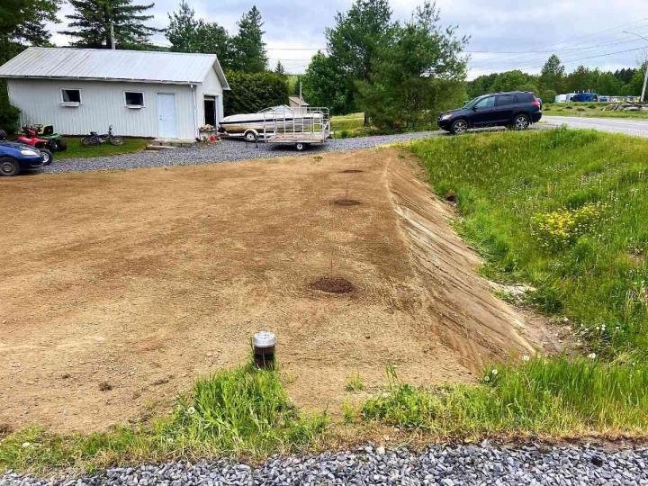 Nous proposons des solutions complètes pour l’installation de champs d’épuration et de fosses septiques.